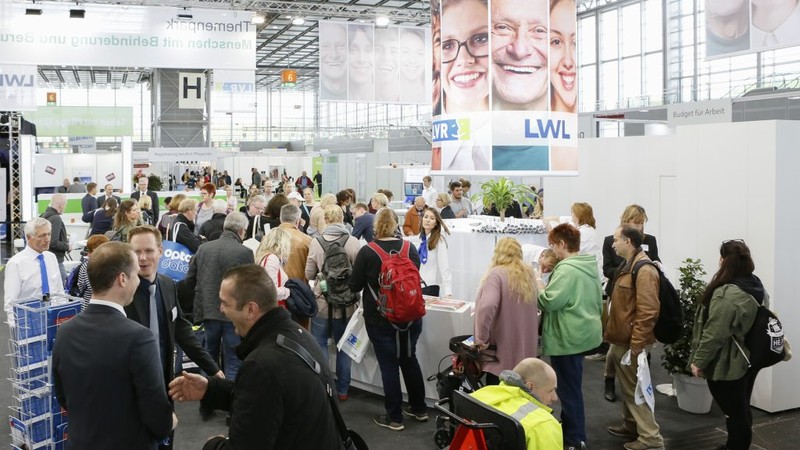 Blick von oben über die Messe.