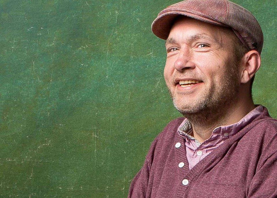 Lars Hemme lächelt in die Kamera.