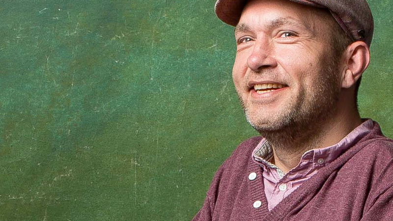 Lars Hemme lächelt in die Kamera.
